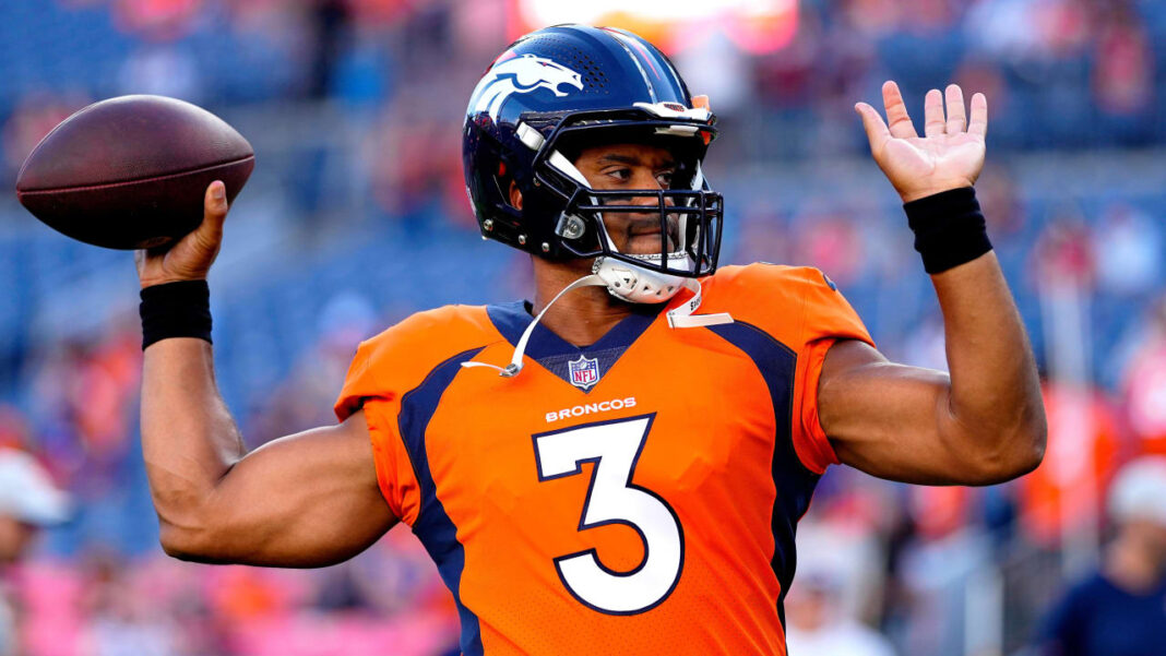 Russel Wilson Extends Contract with Broncos